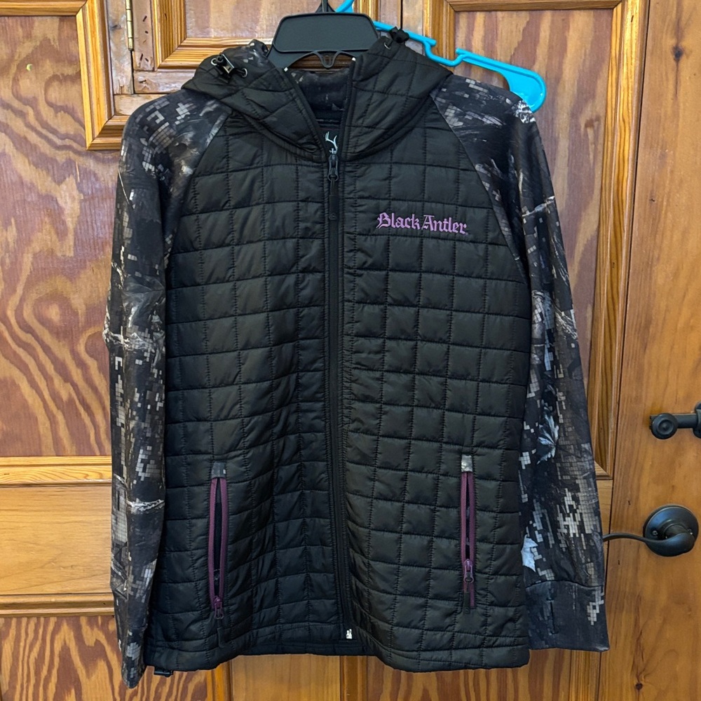 Women’s Black Antler puffer and digital Camo Jacket